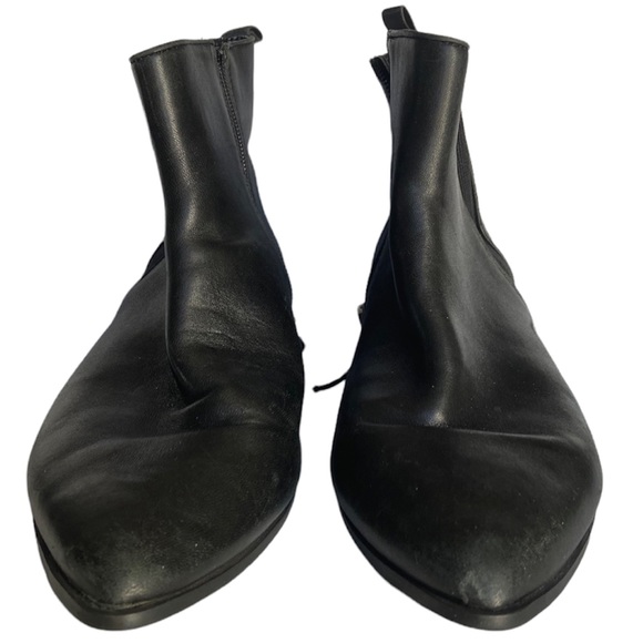 DKNY Talie Black Leather Pointed Toe Block Heel Zip-Up Pull Tab Ankle Bootie - Picture 3 of 9